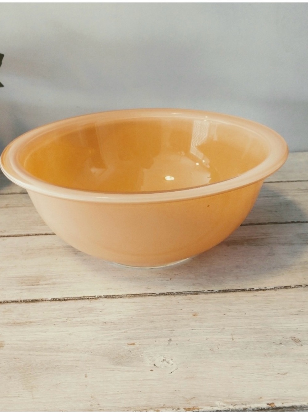 Vtg Peach Pyrex Mixing Bowl 1.5L 323